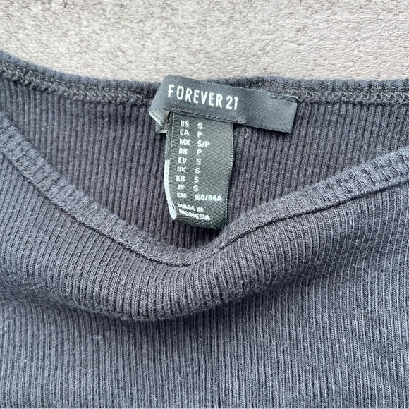 Forever 21 Cropped Black Long Sleeve Top - Picture 3 of 4